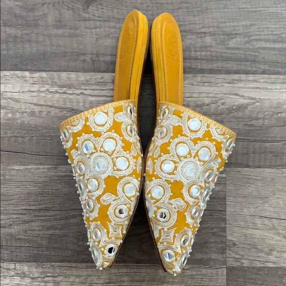 Tory Burch Yellow Embroidered Elora Slide - Picture 4 of 8